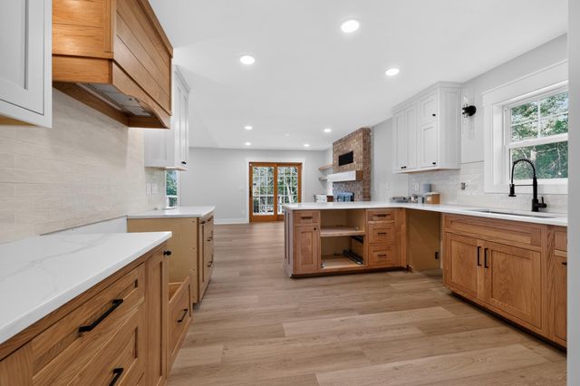 10489 Barnes Way, Inver Grove Heights, MN 55077