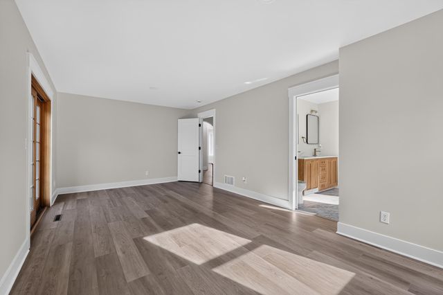 10489 Barnes Way, Inver Grove Heights, MN 55077