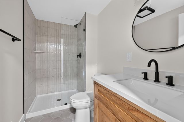 10489 Barnes Way, Inver Grove Heights, MN 55077