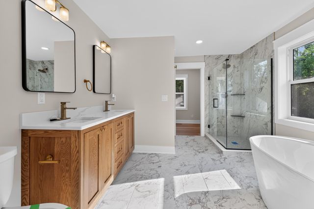10489 Barnes Way, Inver Grove Heights, MN 55077
