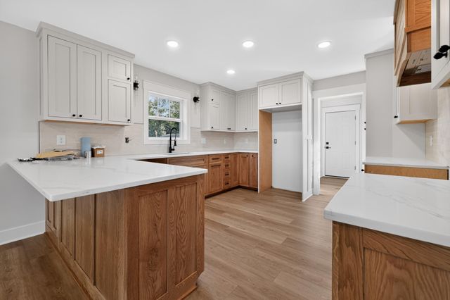 10489 Barnes Way, Inver Grove Heights, MN 55077