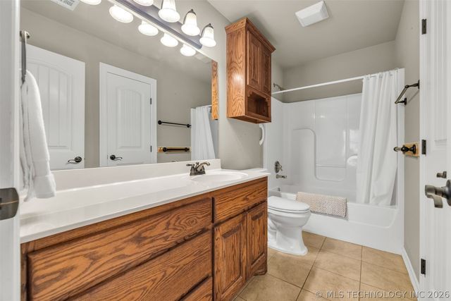 566 S 22nd Place, Collinsville, OK 74021