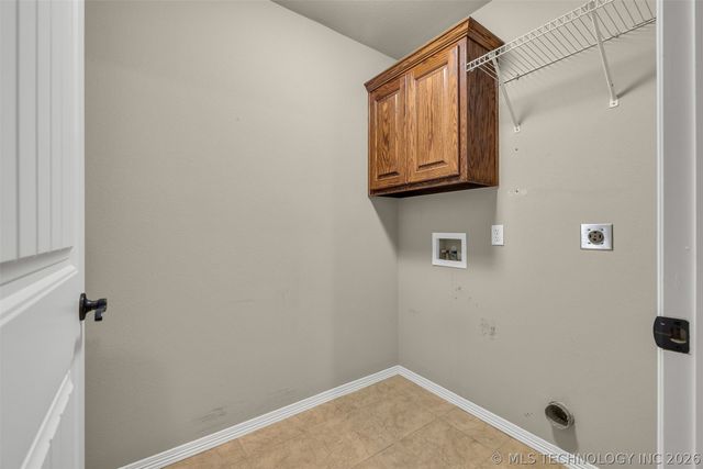 566 S 22nd Place, Collinsville, OK 74021