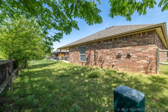 566 S 22nd Place, Collinsville, OK 74021