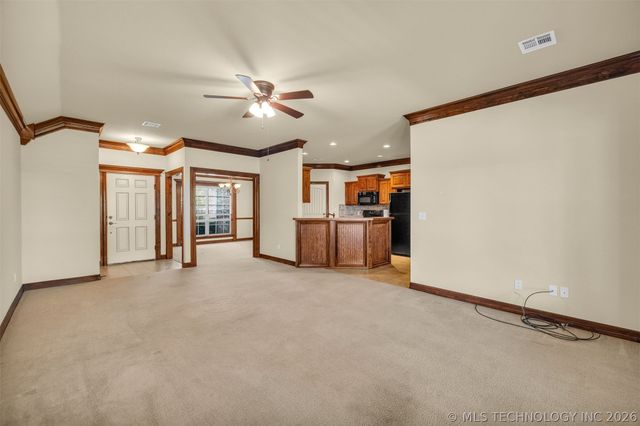 566 S 22nd Place, Collinsville, OK 74021