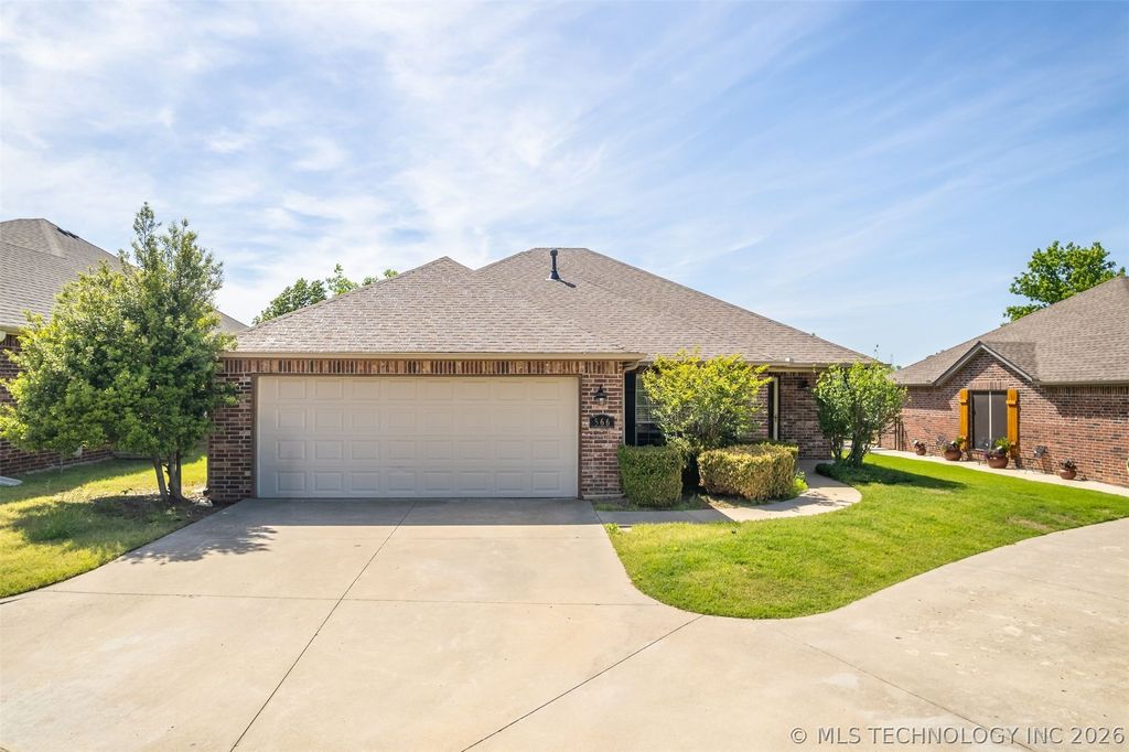 566 S 22nd Place, Collinsville, OK 74021