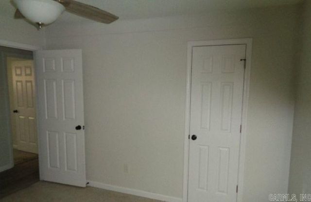 404 S J P Wright Loop, Jacksonville, AR 72076