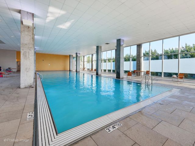 9715 WOODS Drive 402, Skokie, IL 60077