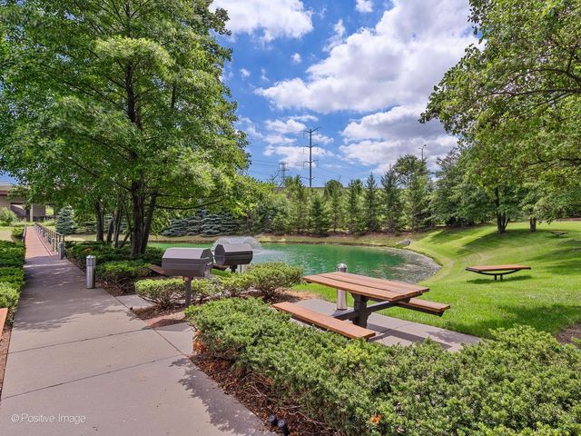 9715 WOODS Drive 402, Skokie, IL 60077