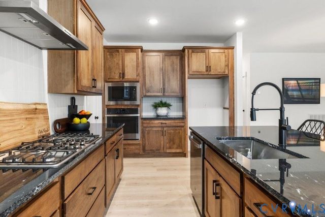 15107 Heaton Dr, Midlothian, VA 23112