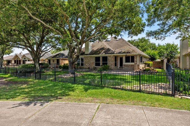 2723 Shelby Drive, Pearland, TX 77584