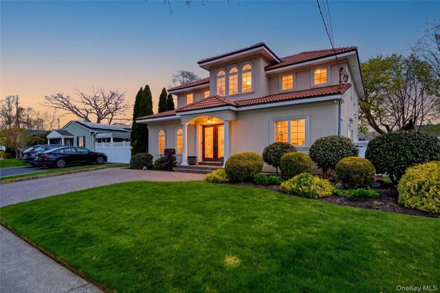 59 Park Lane, Massapequa, NY 11758