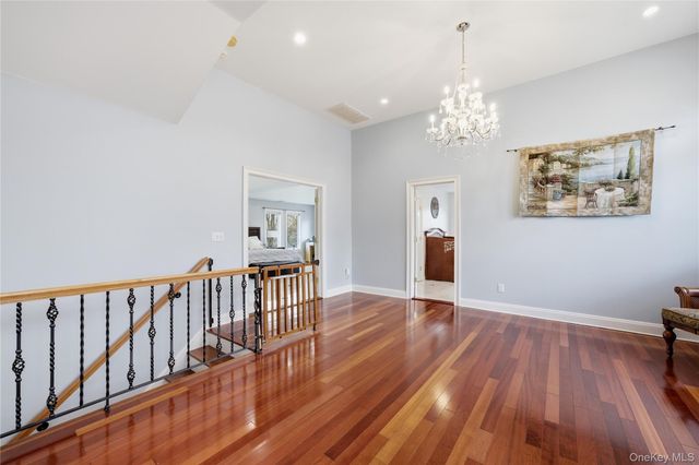 59 Park Lane, Massapequa, NY 11758