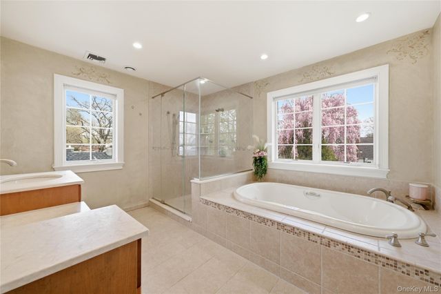 59 Park Lane, Massapequa, NY 11758