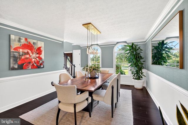 100 LONGVIEW DR, Elkton, MD 21921