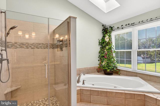100 LONGVIEW DR, Elkton, MD 21921