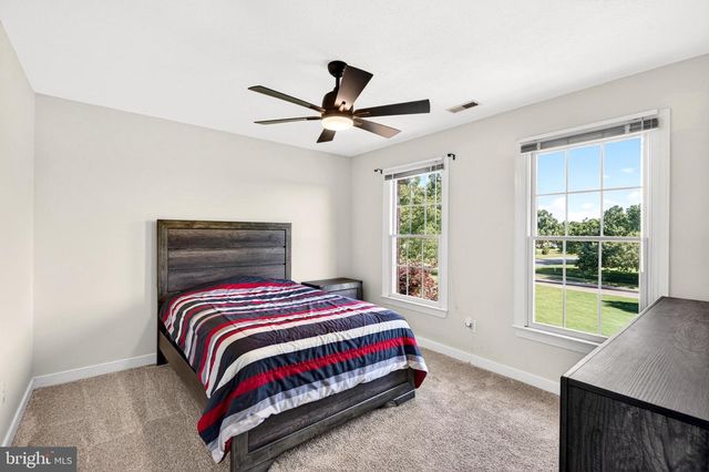 100 LONGVIEW DR, Elkton, MD 21921