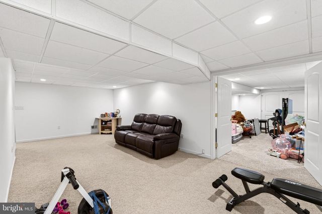 100 LONGVIEW DR, Elkton, MD 21921