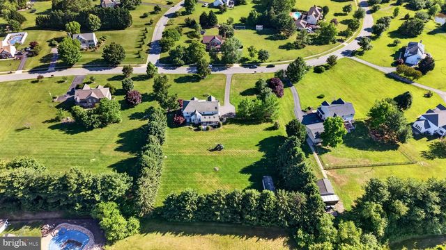 100 LONGVIEW DR, Elkton, MD 21921