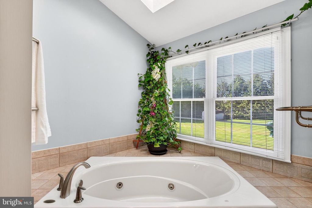 Image 36 of property listing at 100 LONGVIEW DR, Elkton, MD 21921