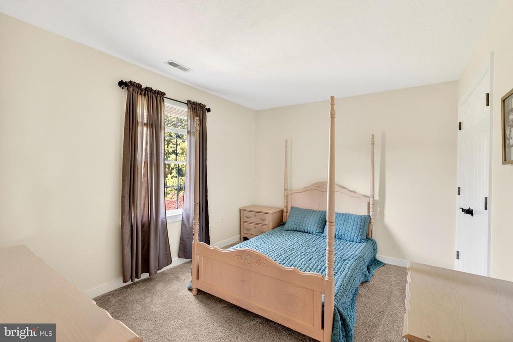 Image 40 of property listing at 100 LONGVIEW DR, Elkton, MD 21921