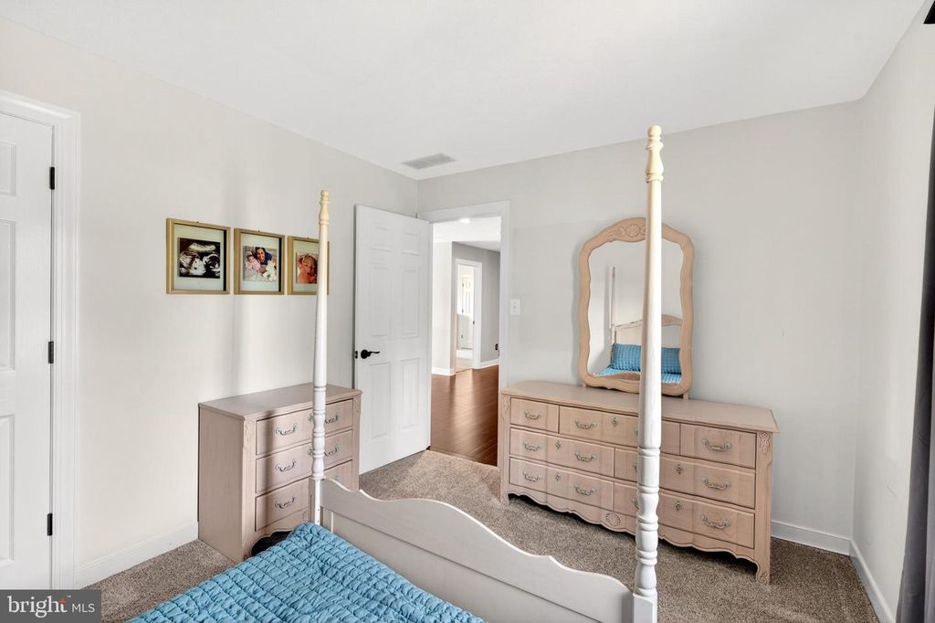 Image 41 of property listing at 100 LONGVIEW DR, Elkton, MD 21921