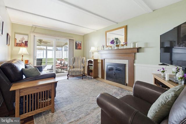 1719 SANTA BARBARA DR, Lancaster, PA 17601