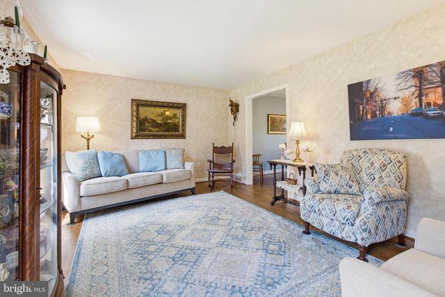 1719 SANTA BARBARA DR, Lancaster, PA 17601