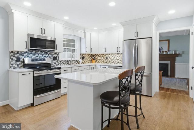 1719 SANTA BARBARA DR, Lancaster, PA 17601