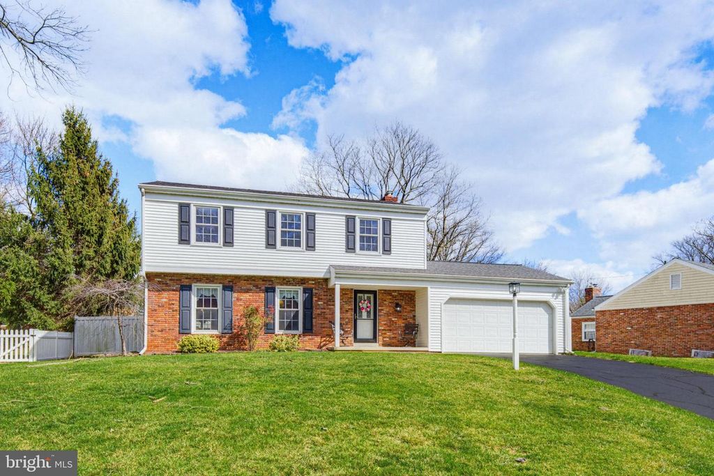 1719 SANTA BARBARA DR, Lancaster, PA 17601