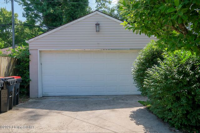 2510 Browns Ln, Louisville, KY 40220