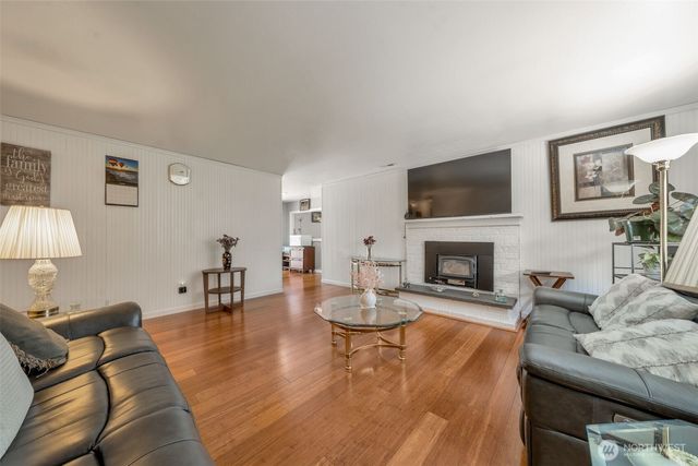 15404 SE 304th Place, Kent, WA 98042
