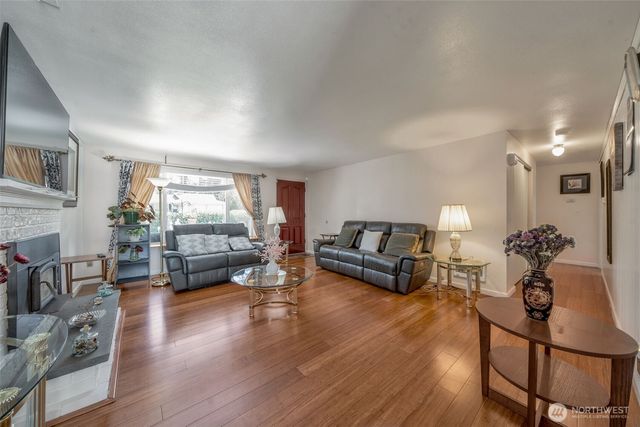 15404 SE 304th Place, Kent, WA 98042