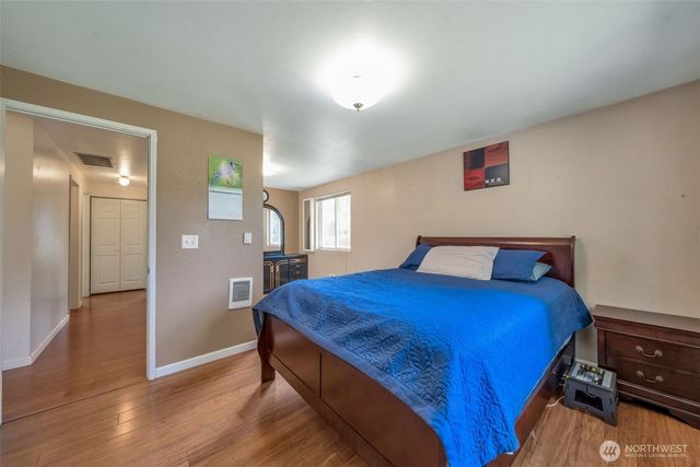 15404 SE 304th Place, Kent, WA 98042