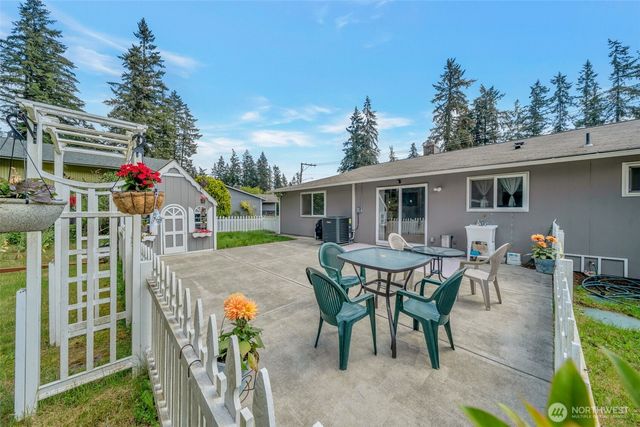 15404 SE 304th Place, Kent, WA 98042