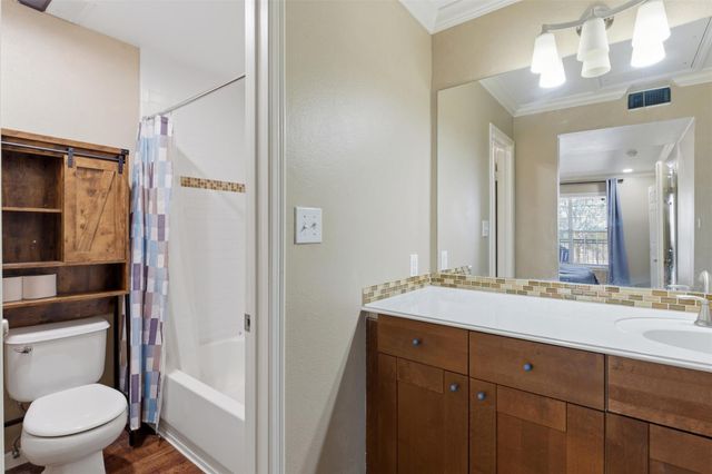 7685 Northcross DR 429, Austin, TX 78757