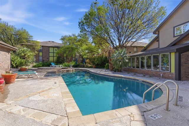 7685 Northcross DR 429, Austin, TX 78757