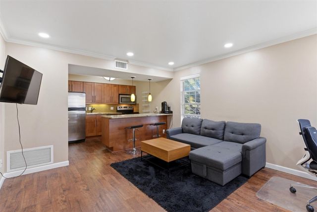 7685 Northcross DR 429, Austin, TX 78757