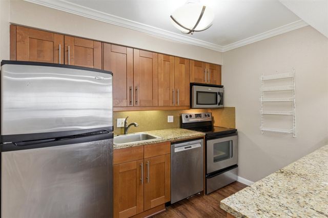 7685 Northcross DR 429, Austin, TX 78757