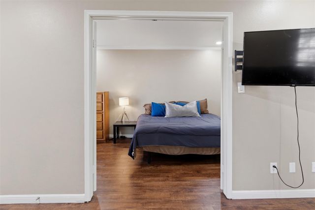 7685 Northcross DR 429, Austin, TX 78757