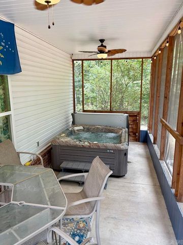 1185 BLUE GRASS, Benton, AR 72019