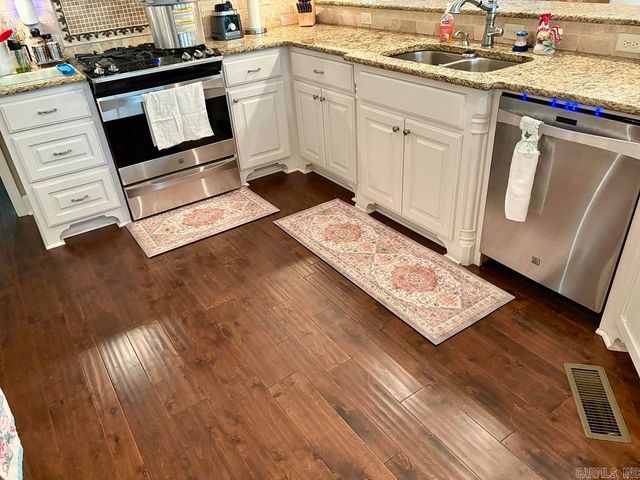 1185 BLUE GRASS, Benton, AR 72019