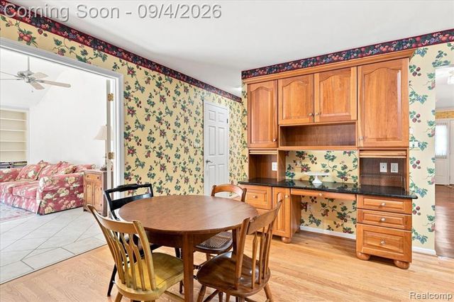 22555 Shadowglen Drive, Farmington Hills, MI 48335