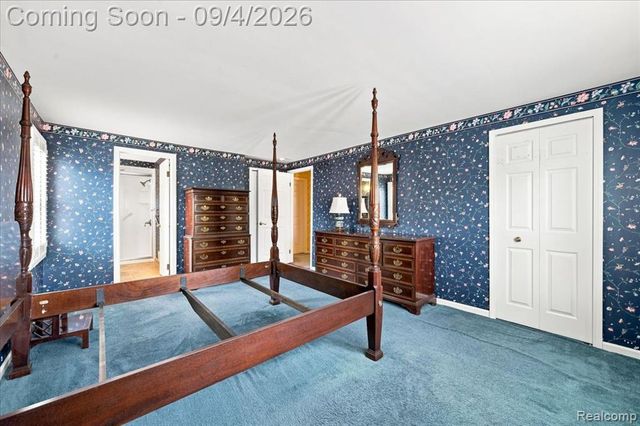 22555 Shadowglen Drive, Farmington Hills, MI 48335