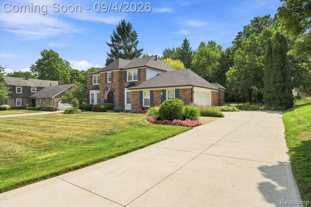 22555 Shadowglen Drive, Farmington Hills, MI 48335
