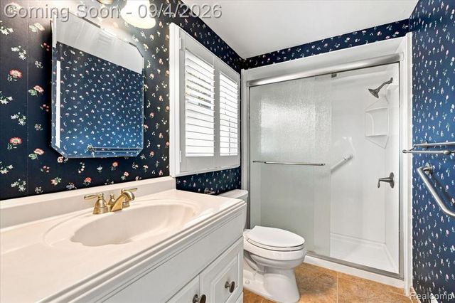 22555 Shadowglen Drive, Farmington Hills, MI 48335