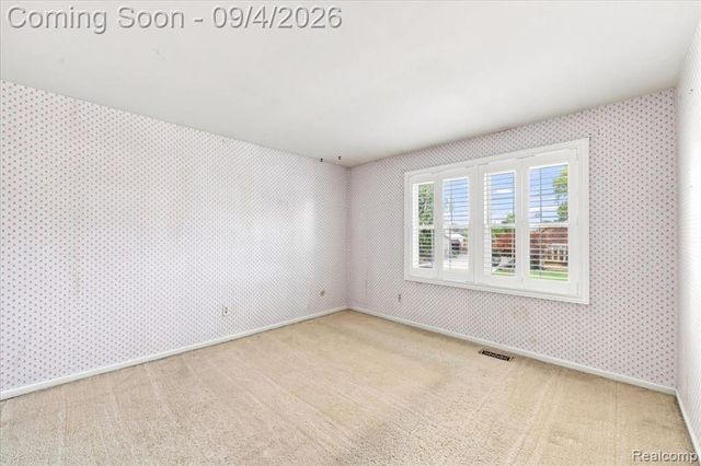 22555 Shadowglen Drive, Farmington Hills, MI 48335