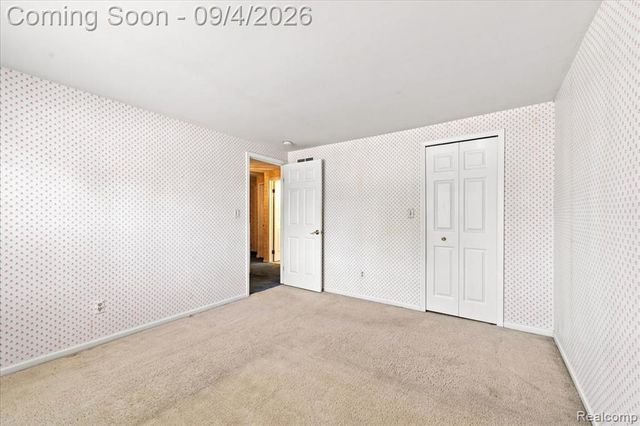 22555 Shadowglen Drive, Farmington Hills, MI 48335