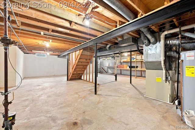 22555 Shadowglen Drive, Farmington Hills, MI 48335