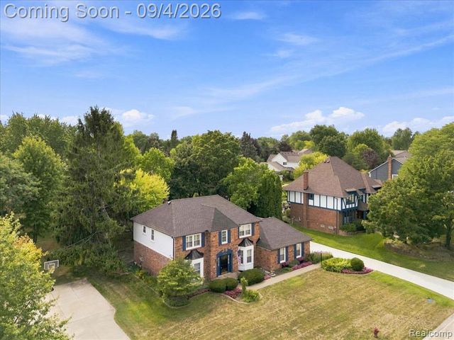 22555 Shadowglen Drive, Farmington Hills, MI 48335